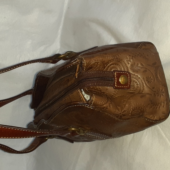 Rare vintage Fossil embossed brown leather tote - Picture 5 of 15